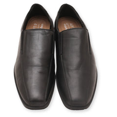 APT.9 Slip-On Men's Formal Shoes