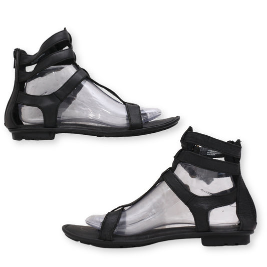 Born Strappy Ankle Zipper Flat Sandals