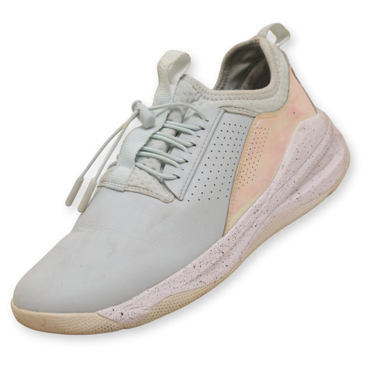Clove Women's Sneaker