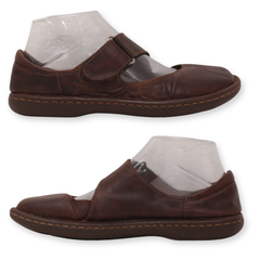 BORN Women's Closed-Toe Shoes