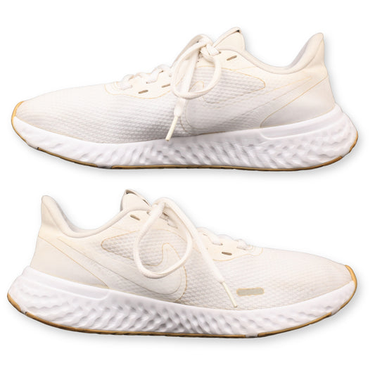 Nike Revolution Running