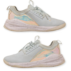 Clove Women's Sneaker