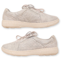 Clarks Lace-Up Women Sneaker