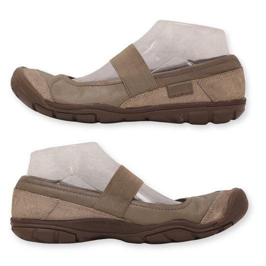 KEEN Women's Closed-Toe Shoe