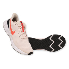 Nike Revolution 4