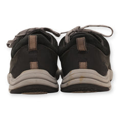 Clarks Lace-Up Women Sneakers