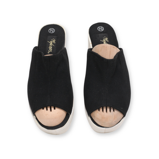 Women's "No Excuses" Heels