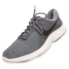 Nike Revolution 4