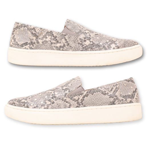 KAARI BLUE Women's Slip-On Sneaker
