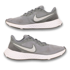 Nike Revolution 5
