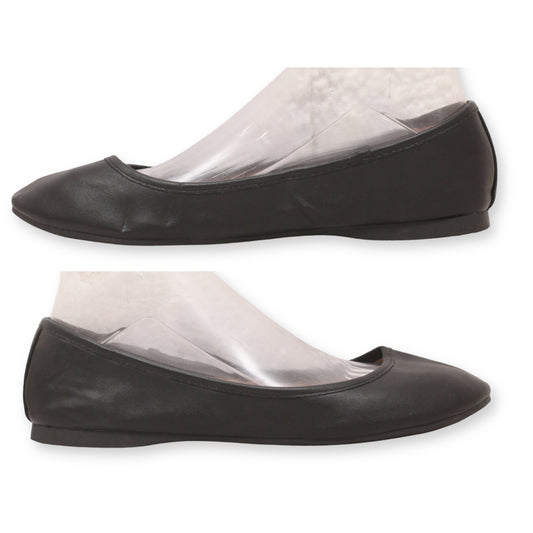 Universal Thread Women Flat Pumps