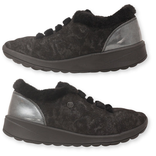 BZees Women's Slip-On Shoes