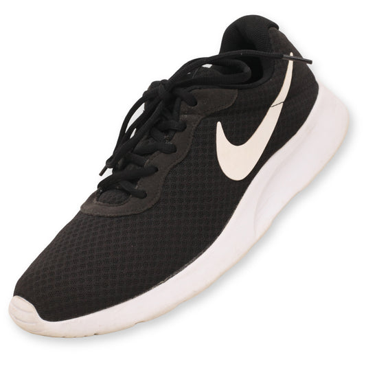 Nike Tanjun