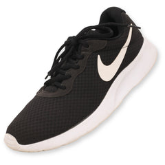 Nike Tanjun