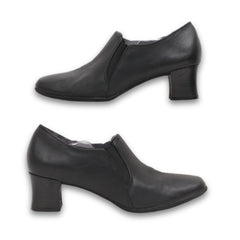 LIZ BAKER Slip On Dress Shoes With Block Heels
