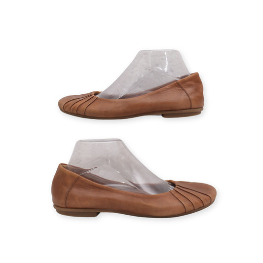 "Earth" Comfortable Pumps