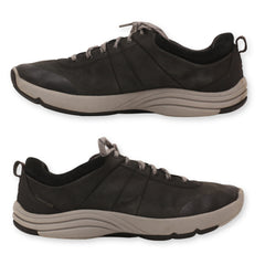 Clarks Lace-Up Women Sneakers
