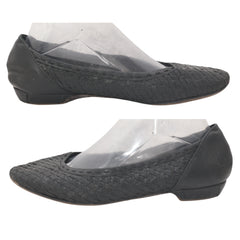 Trotters Women Pumps