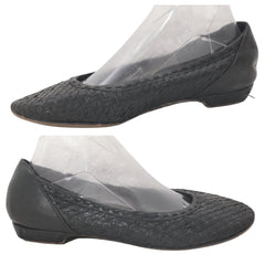 Trotters Women Pumps