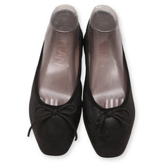 Deltan Women's ballet flats.