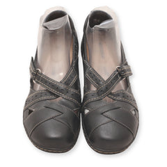 Clarks Cushion Women Shoes