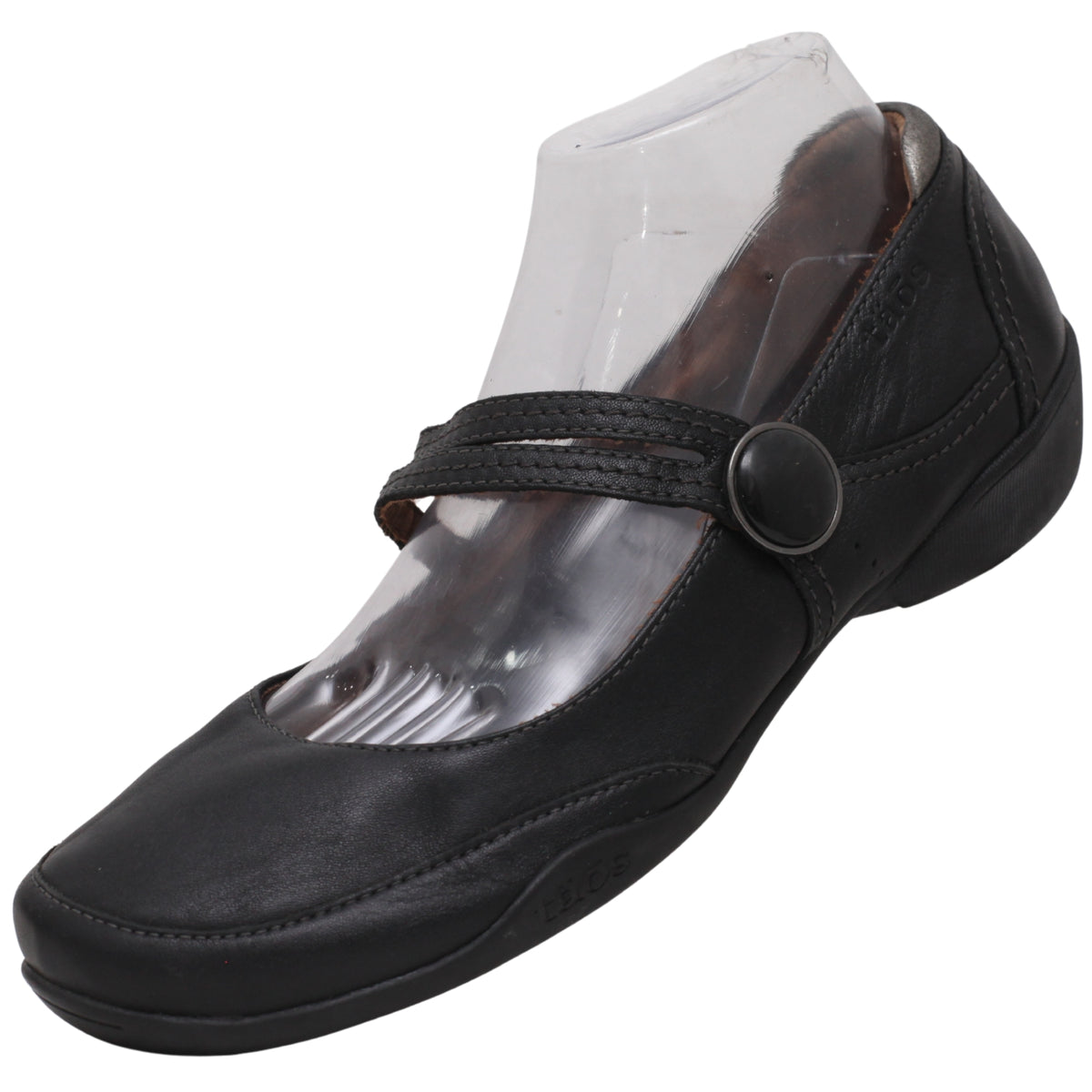 TAOS Women Closed-Toe Shoes