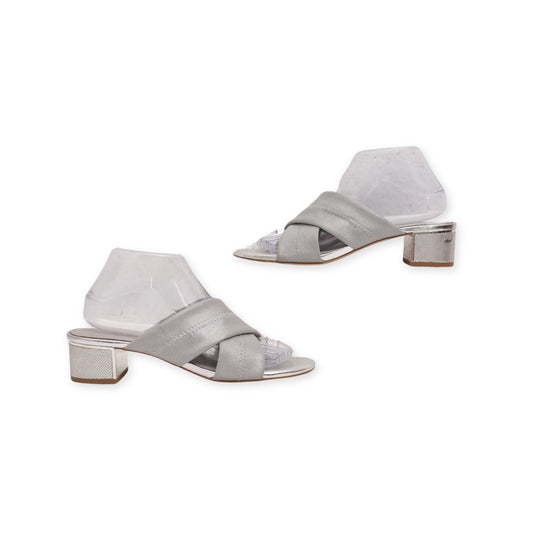 "Donald J Pliner"  Stylish Sandals