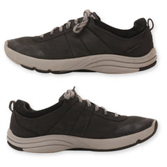 Clarks Lace-Up Women Sneakers
