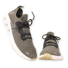 On Cloudeasy Sneakers