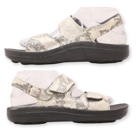 WALK THE AIR Women's Sandal