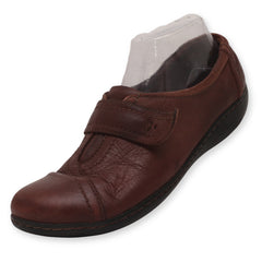 Clarks Bendables Women Straps Shoes