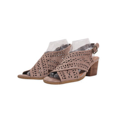 "Baretraps" Wide Flip Flop Sandals