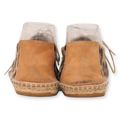 Women's Lace-Up Sneaker