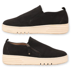 Cushionaire Women's Nissa Slip-On Sneaker