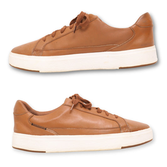 Kizik LaceUp Sneakers