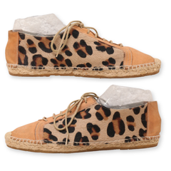 Women's Lace-Up Sneaker