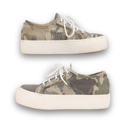 "Steve Madden" Printed Lace Up Shoes