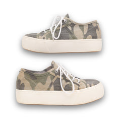 "Steve Madden" Printed Lace Up Shoes