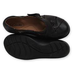 Clarks Women Closed-Toe Shoes