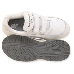 New Balance 813