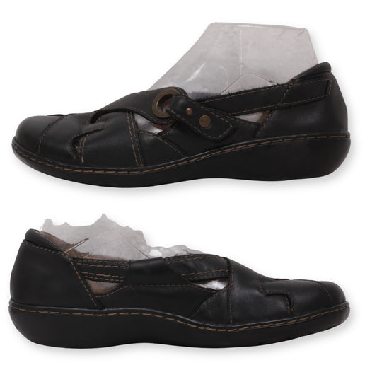 Clarks Women Closed-Toe Shoes