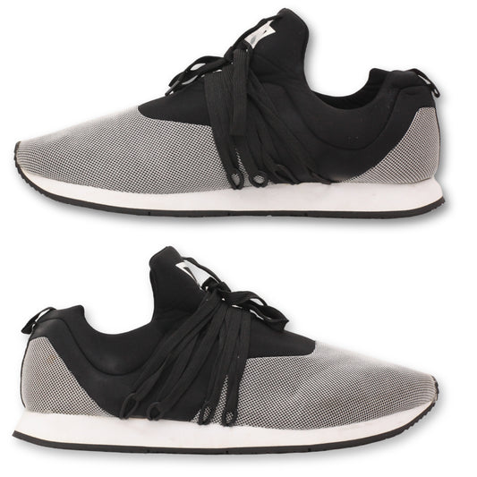 GUESS Nepal Sneakers