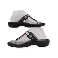 "Minnetonka" T Strap Sandals