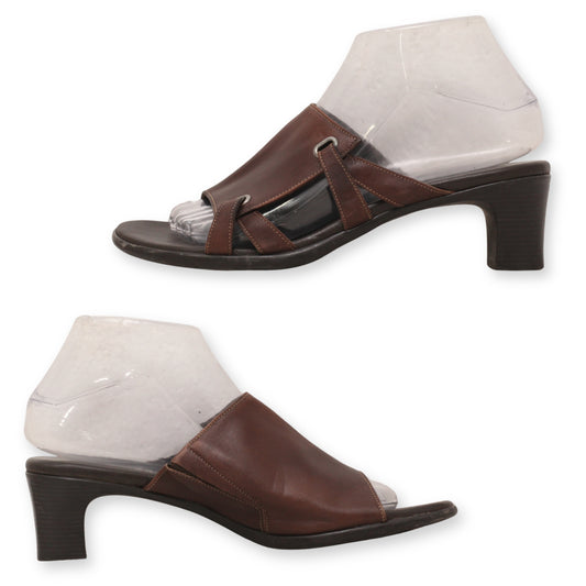 "Munro American" Sandals