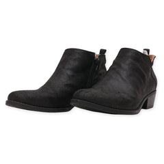 Solely Black Stylish Booties