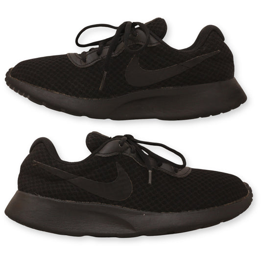 NIKE TANJUN Women Sneakers