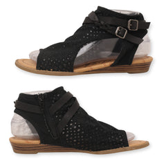 Blowfish Buckle Strap Sandals