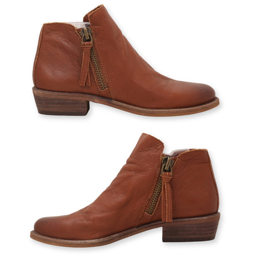GB Women's Zipper Boots