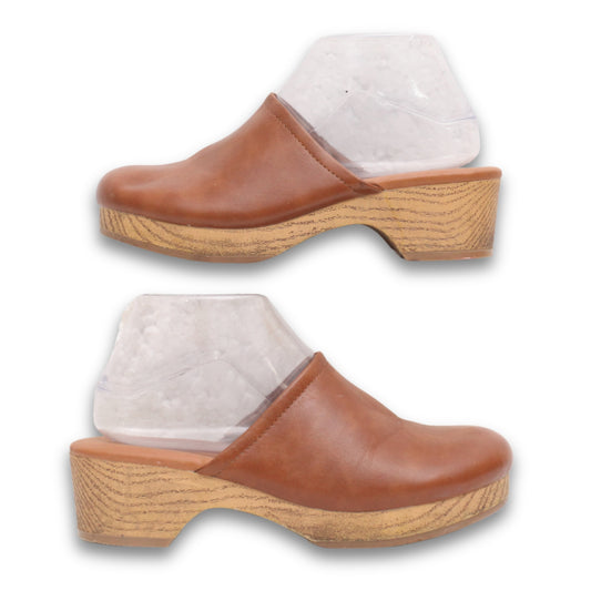 Universal Thread Mules Sandals