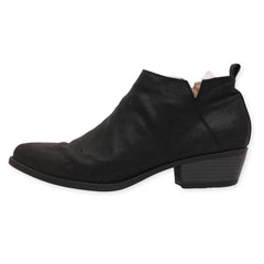Solely Black Stylish Booties